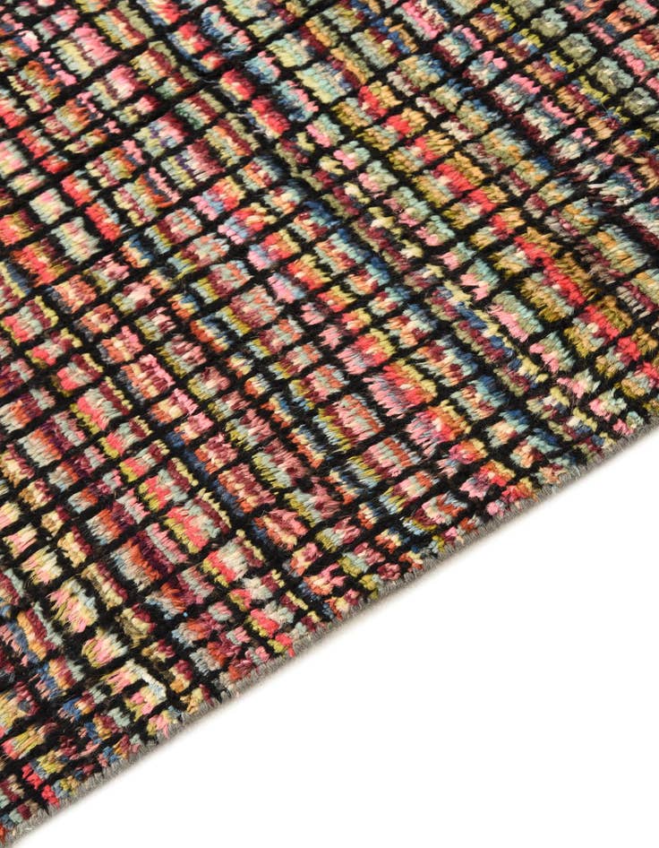 Detail image of  2' 9 x 5' 5  Hand Knotted Modern Ziegler Rug