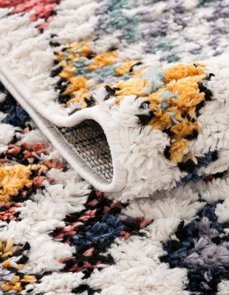 Detail image of  4' x 6' Morocco Rug