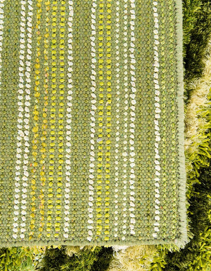 Detail image of  5' x 6' 7 Multi-Tone Shag Rug