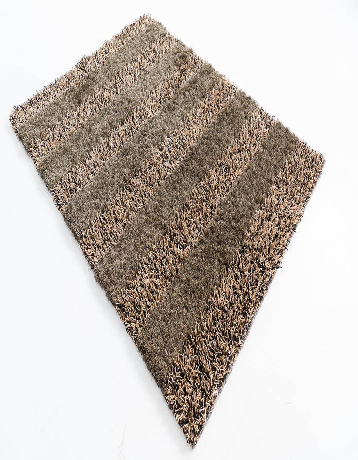 Detail image of  5' 1 x 6' 7  Hand Knotted Multi-Tone Shag Rug