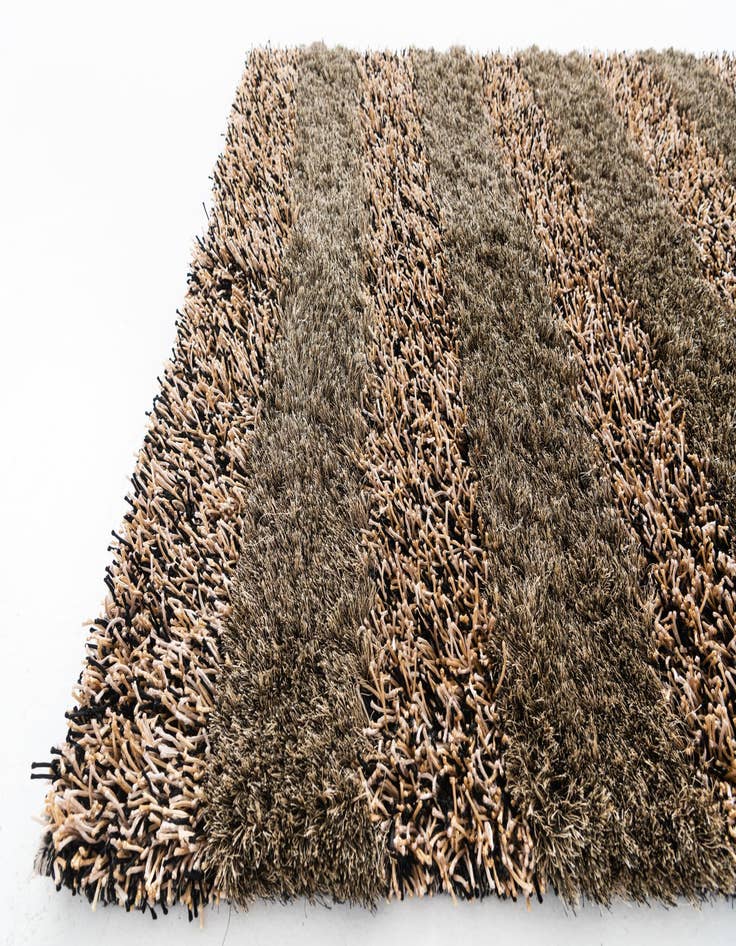 Detail image of  5' 1 x 6' 7  Hand Knotted Multi-Tone Shag Rug