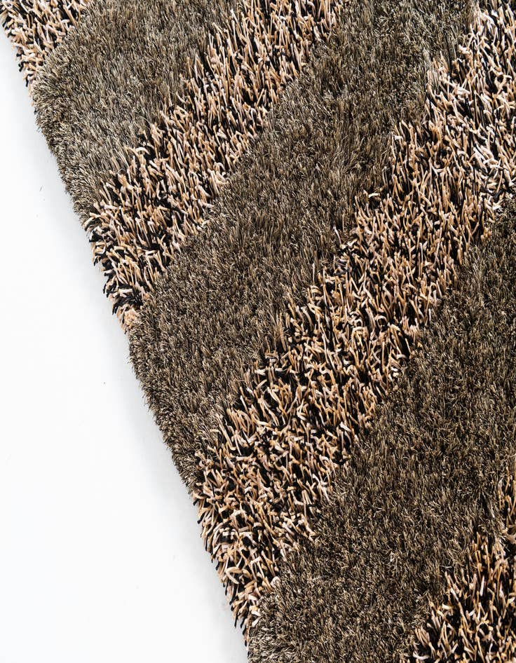 Detail image of  5' 1 x 6' 7  Hand Knotted Multi-Tone Shag Rug