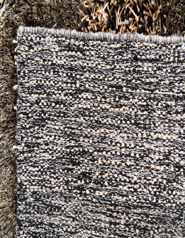 Detail image of  5' 1 x 6' 7  Hand Knotted Multi-Tone Shag Rug