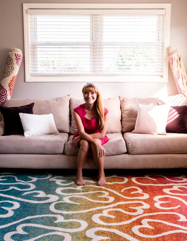 Detail image of Jane Seymour 8' x 10' Open Hearts Rug