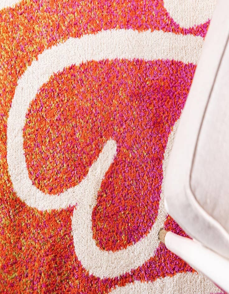 Detail image of Jane Seymour 8' x 10' Open Hearts Rug