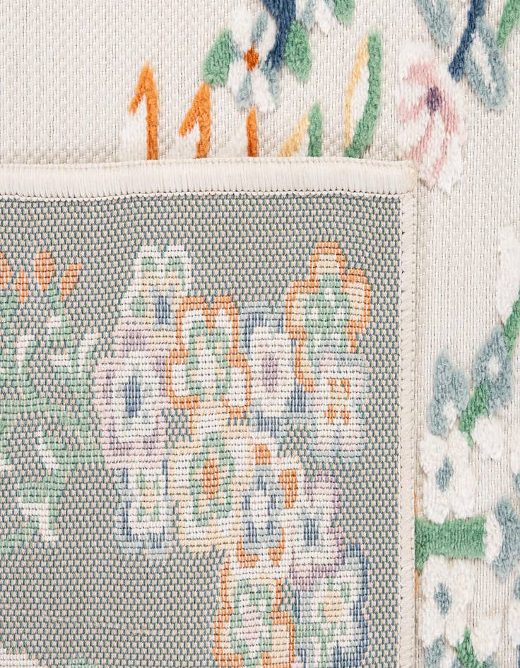 Detail image of  5' 4 x 7' 6  Washable Botanical Indoor / Outdoor Rug