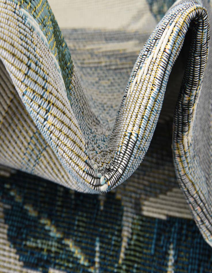 Detail image of  2' x 3'  Washable Botanical Indoor / Outdoor Rug