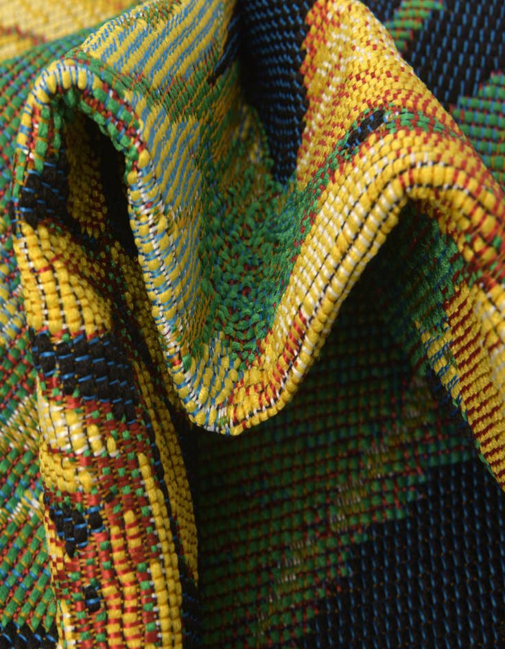 Detail image of  7' x 10'  Washable Botanical Indoor / Outdoor Rug