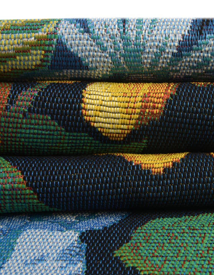 Detail image of  7' x 10'  Washable Botanical Indoor / Outdoor Rug