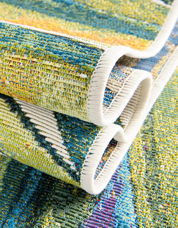 Detail image of  4' x 6'  Washable Botanical Indoor / Outdoor Rug