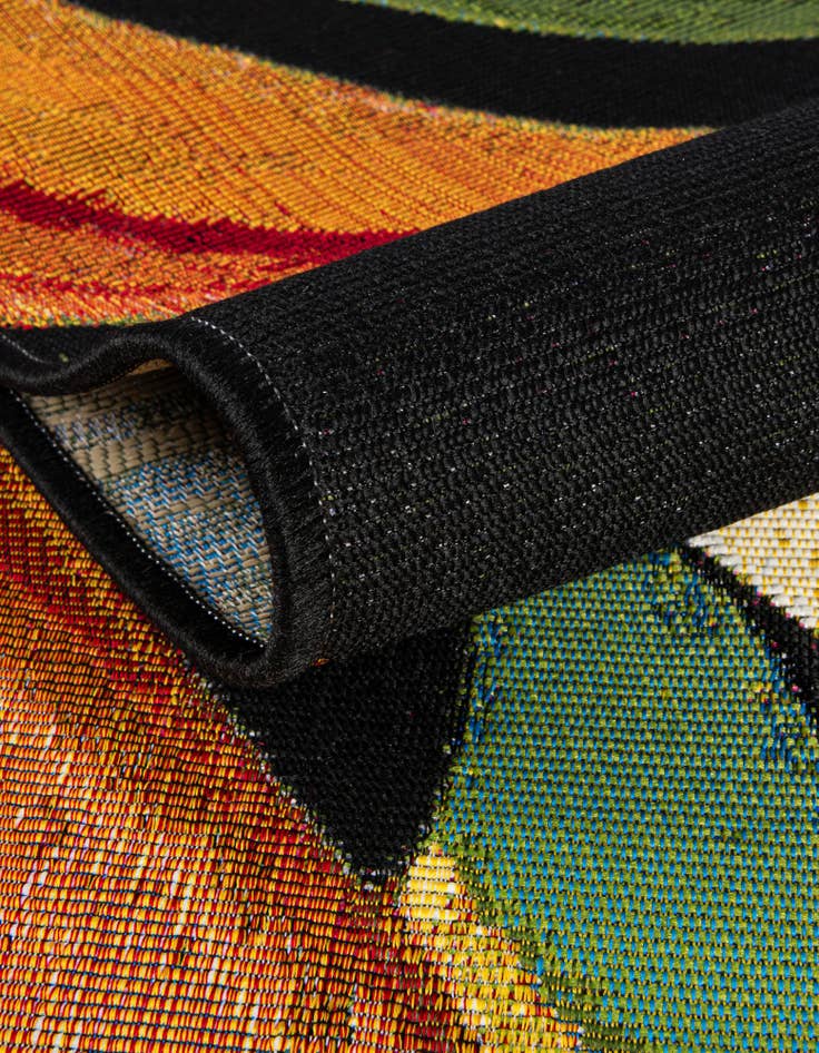 Detail image of  7' x 10'  Washable Botanical Indoor / Outdoor Rug