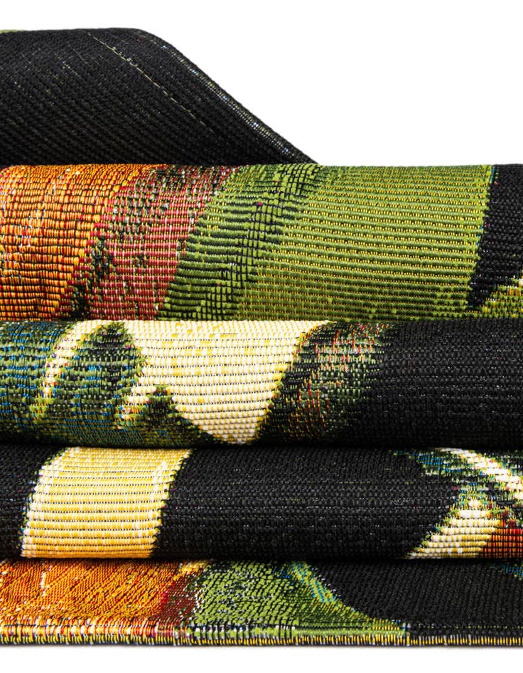 Detail image of  7' x 10'  Washable Botanical Indoor / Outdoor Rug