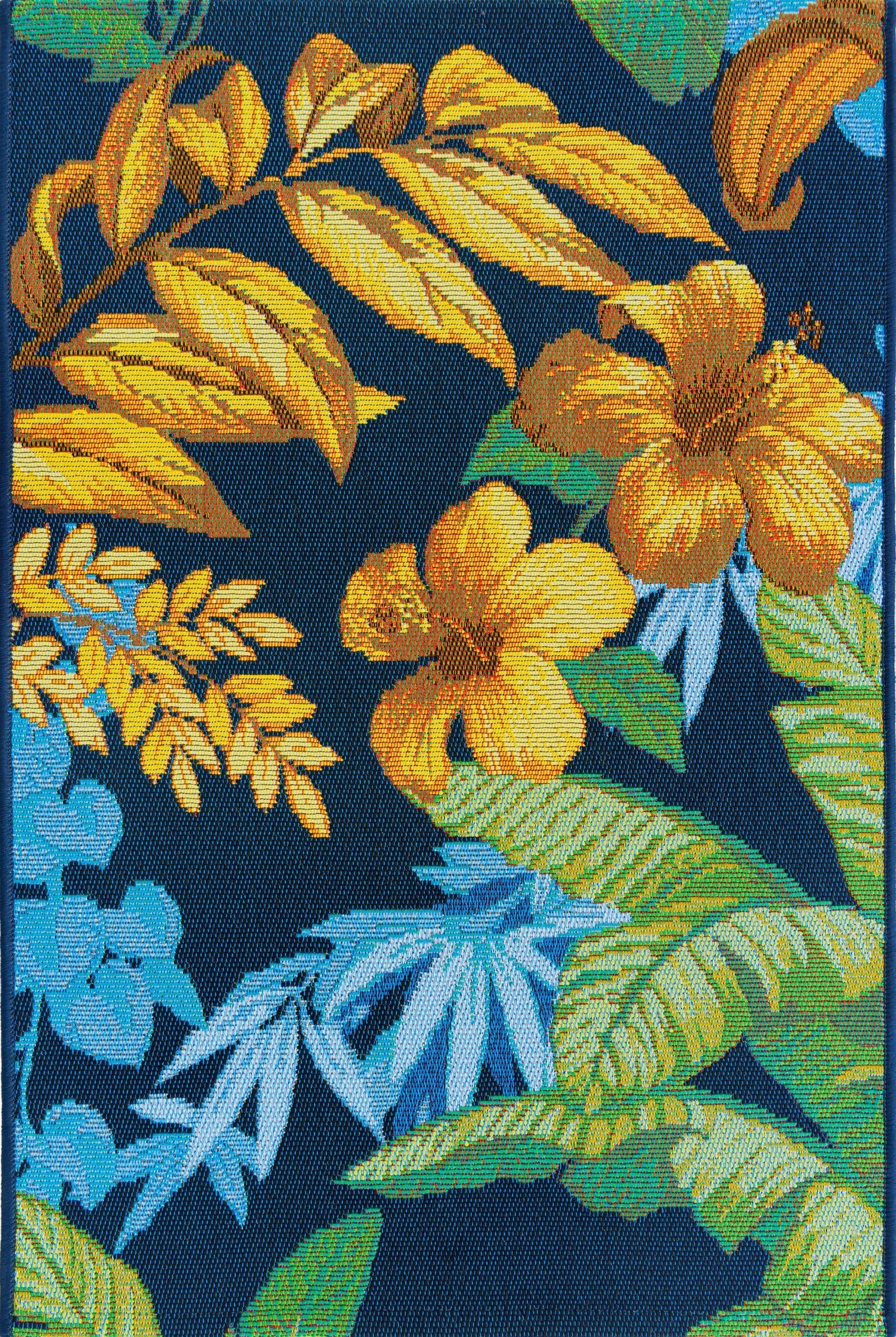  2' x 3'  Washable Botanical Indoor / Outdoor Rug