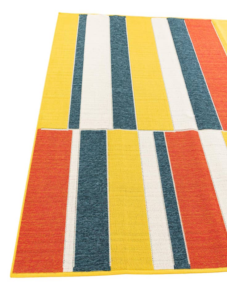 Detail image of  5' 3 x 7' 6  Washable Modern Indoor / Outdoor Rug