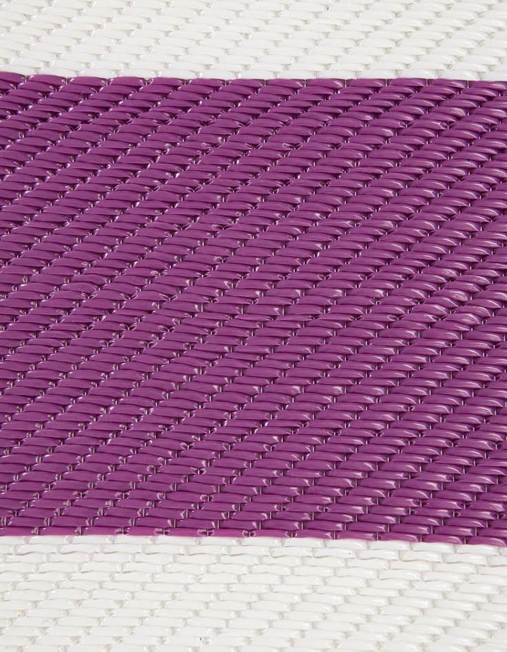 Detail image of  4' x 6'  Washable Modern Indoor / Outdoor Rug