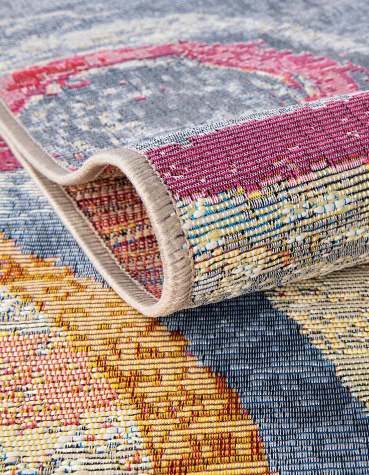 Detail image of  2' x 3'  Washable Modern Indoor / Outdoor Rug