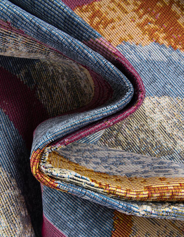 Detail image of  2' x 3'  Washable Modern Indoor / Outdoor Rug