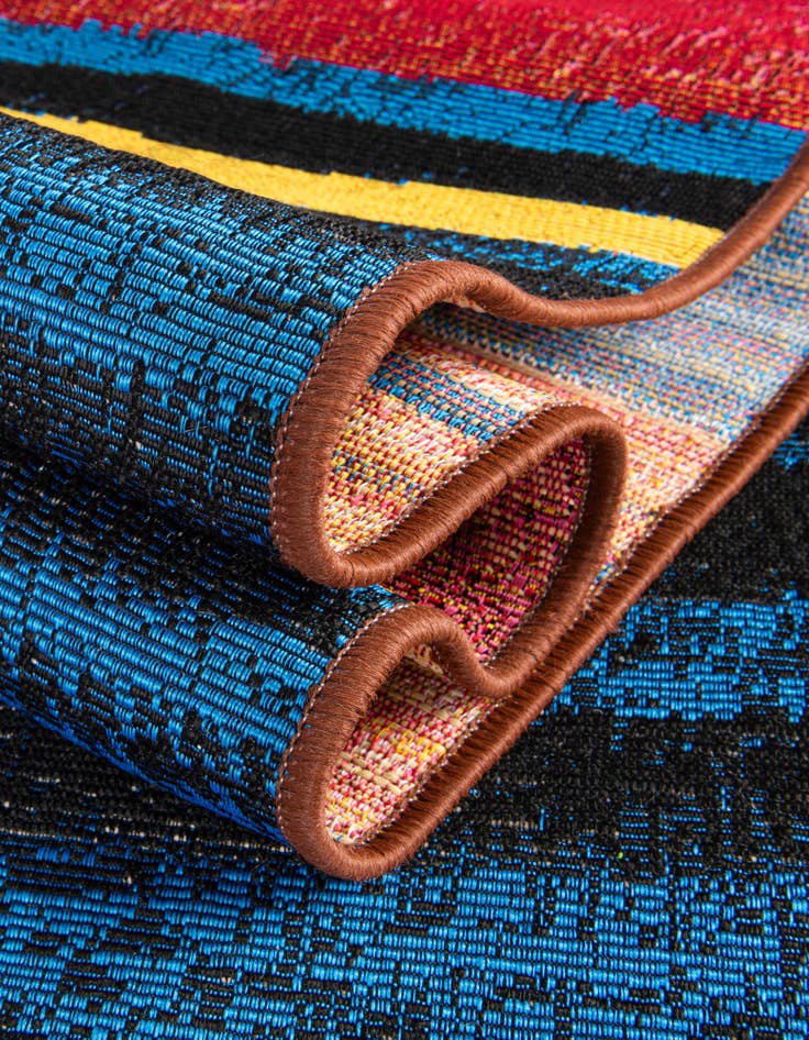 Detail image of  7' 10 x 10'  Washable Modern Indoor / Outdoor Rug