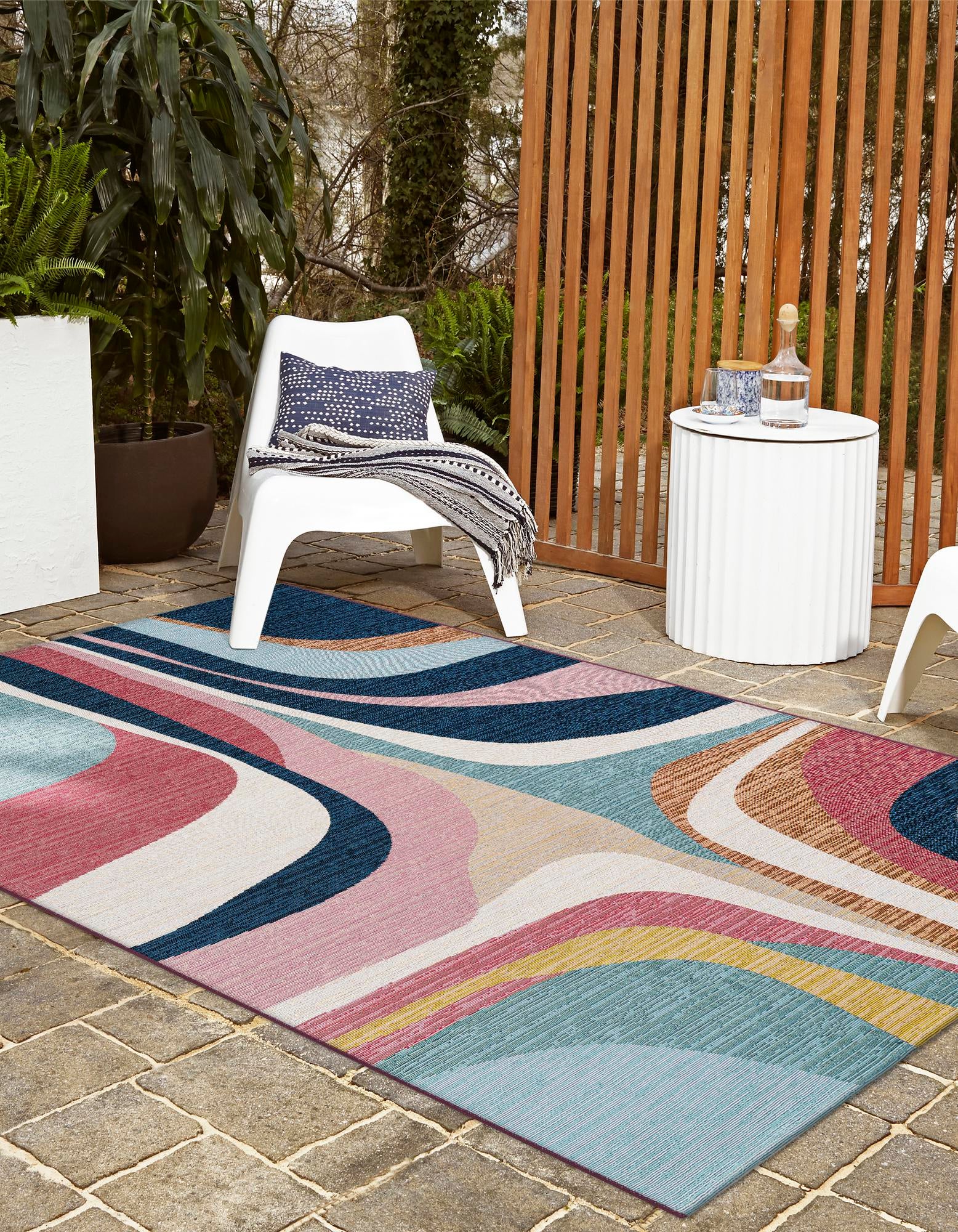 Multicolor 7' 10 x 10' Modern Indoor / Outdoor Rug