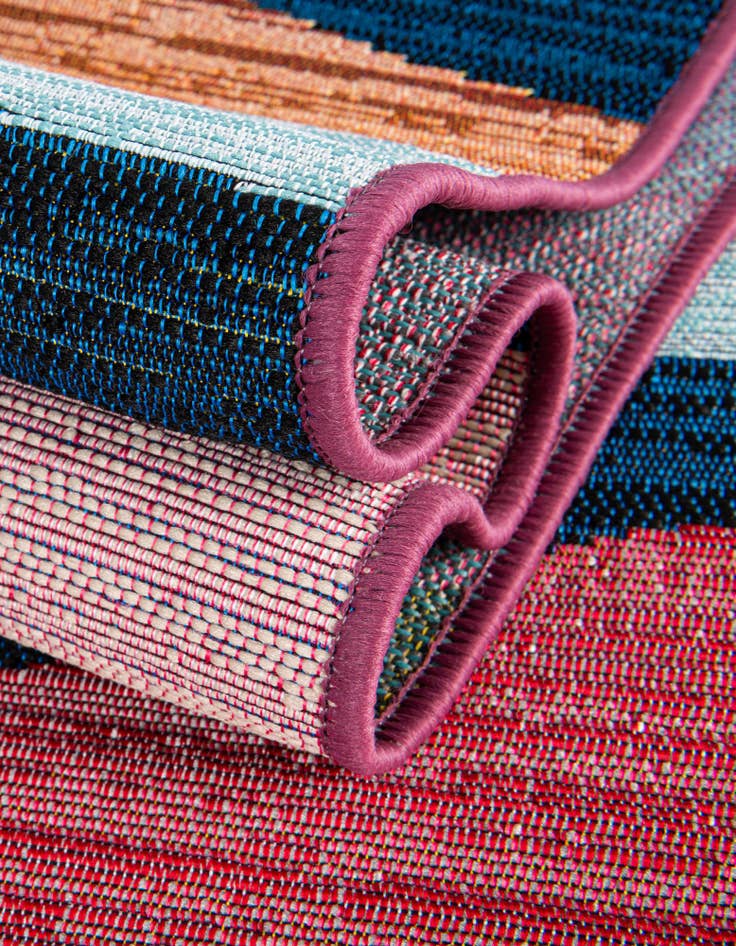Detail image of  4' x 6'  Washable Modern Indoor / Outdoor Rug