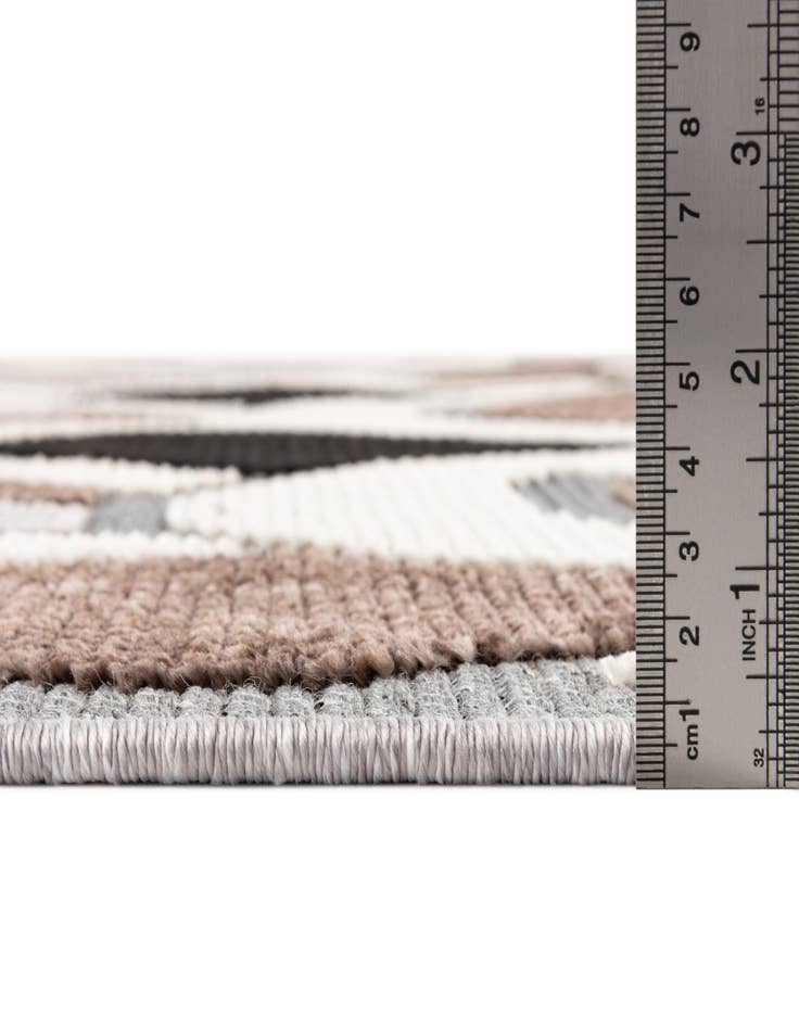 Detail image of  5' x 7' 7  Washable  Indoor / Outdoor Rug