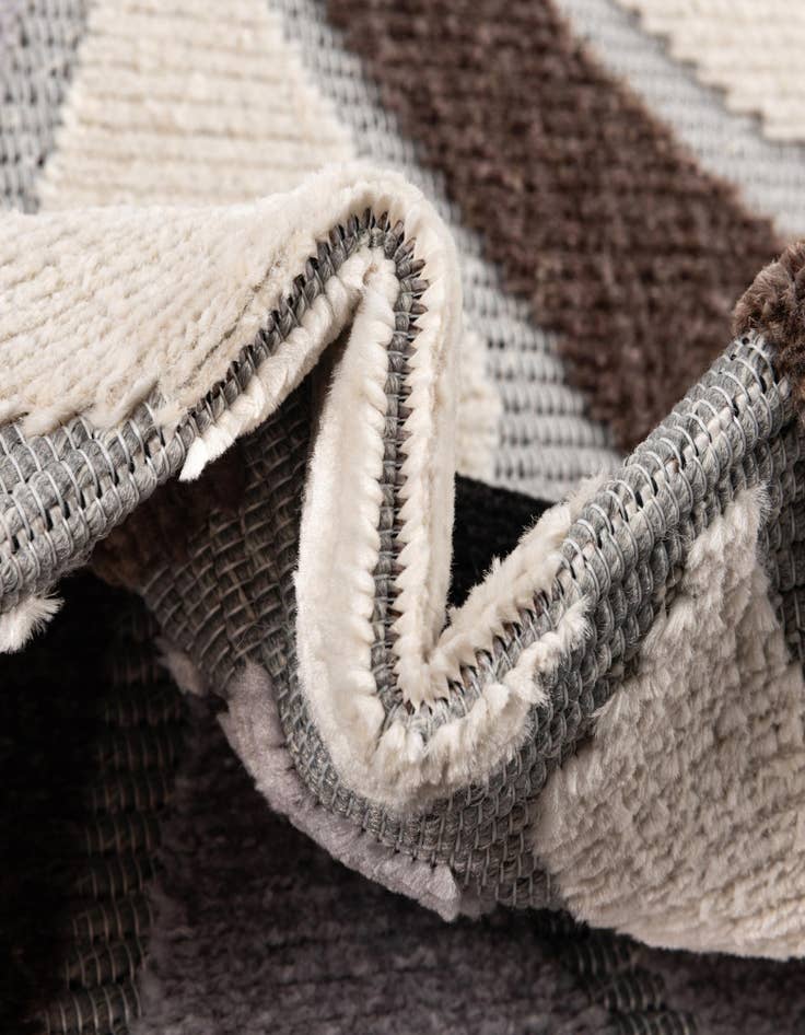 Detail image of  5' x 7' 7  Washable  Indoor / Outdoor Rug