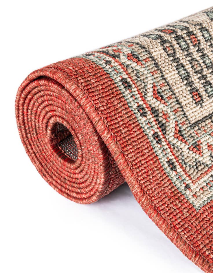 Detail image of  2' x 3'  Washable Traditional Indoor / Outdoor Rug