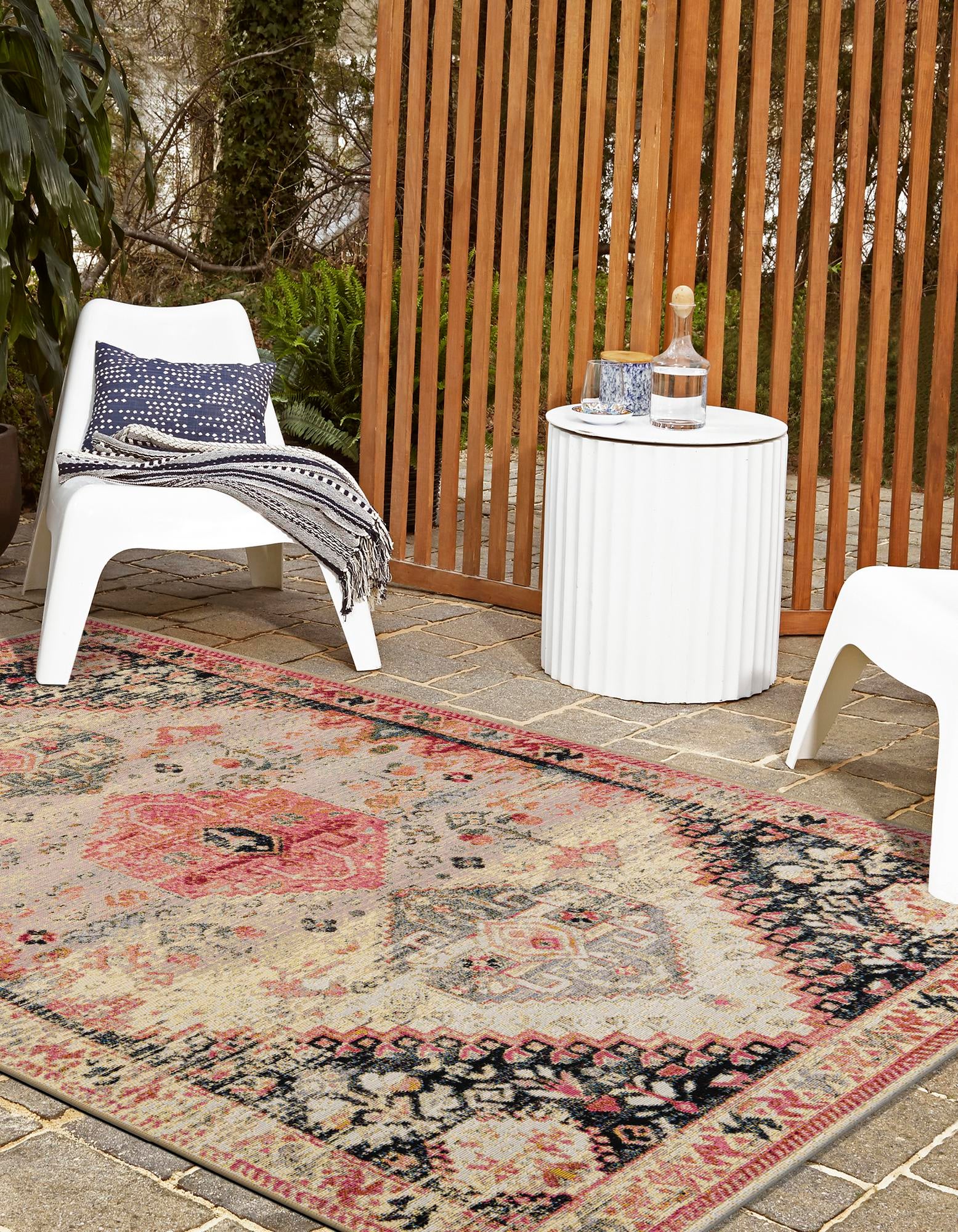 Multicolor 5' x 7' Traditional Indoor / Outdoor Rug | Rugs.com