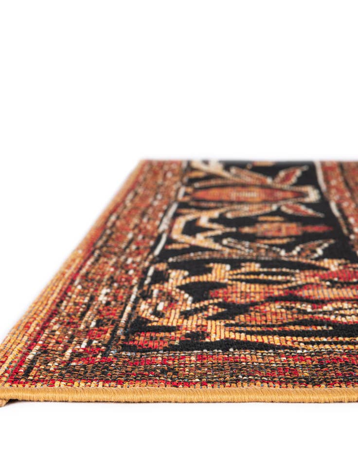 Detail image of  4' x 6'  Washable Traditional Indoor / Outdoor Rug