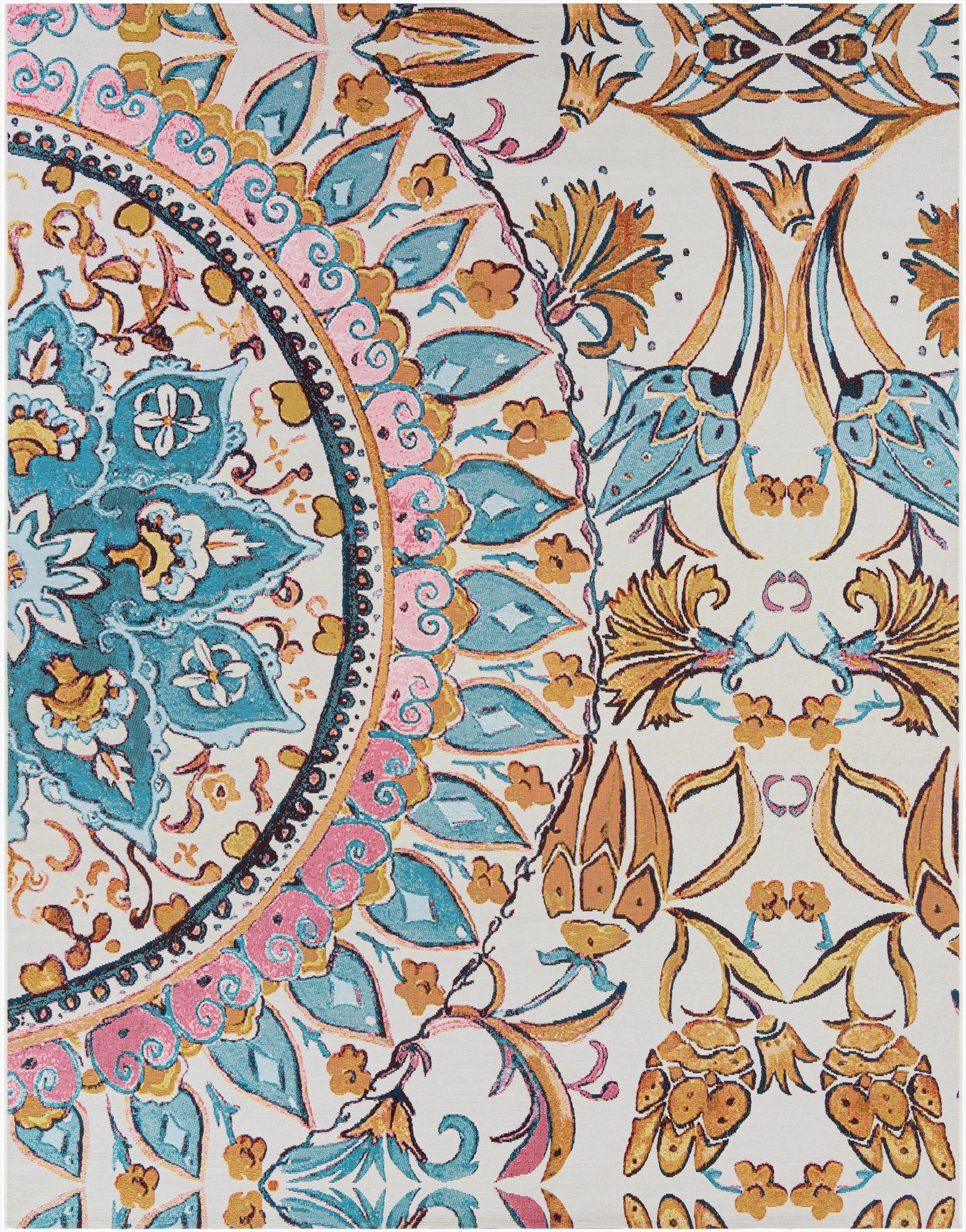  8' x 10'  Washable Traditional Indoor / Outdoor Rug