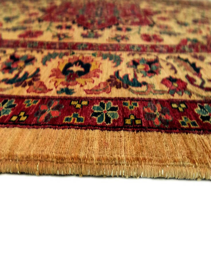 Detail image of  7' 4 x 9' 4 Sara Wool Rug