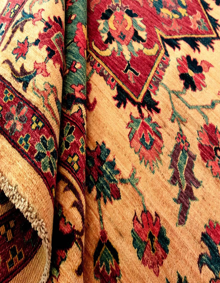 Detail image of  7' 4 x 9' 4 Sara Wool Rug