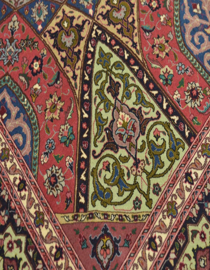Detail image of  5' 5 x 8'  Hand Knotted Tabriz Persian Rug
