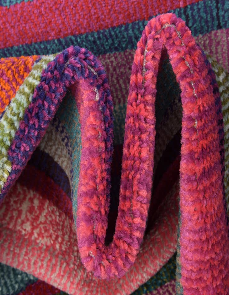 Detail image of  4' x 6'  Washable Theia Rug