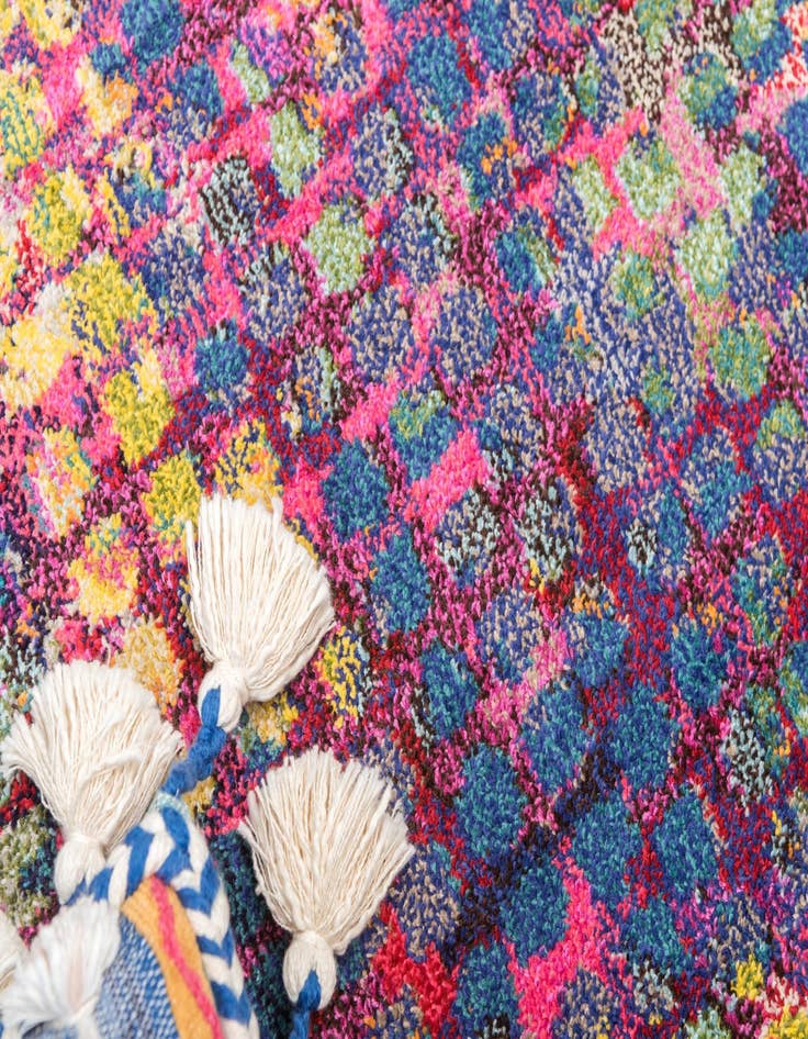 Detail image of  5' x 8'  Washable Theia Rug