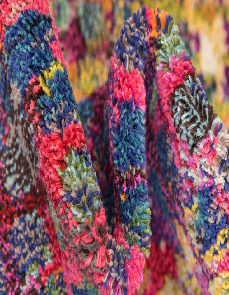 Detail image of  5' x 8'  Washable Theia Rug