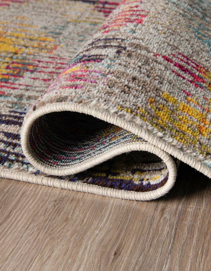 Detail image of  5' x 8'  Washable Theia Rug
