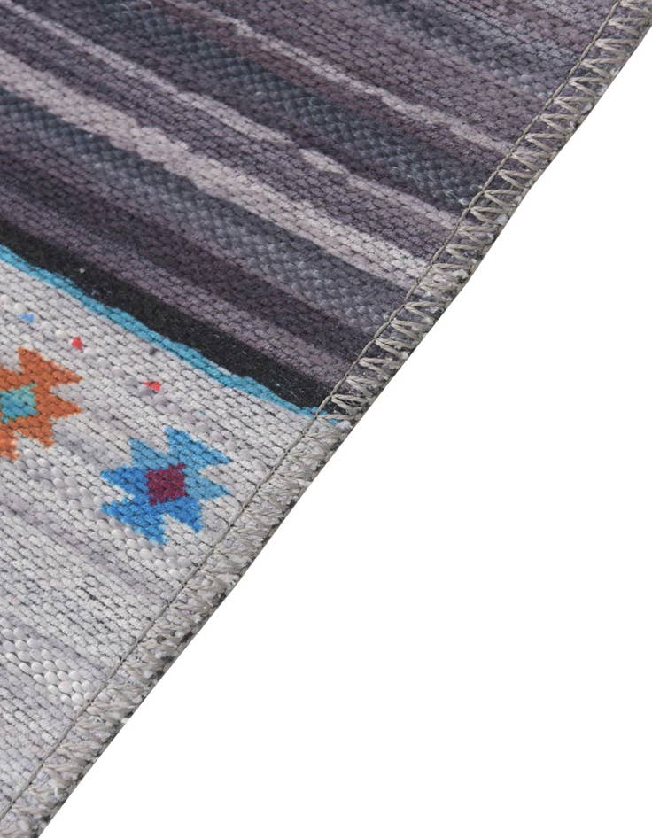 Detail image of  5' x 7' 5 Timeless Rug