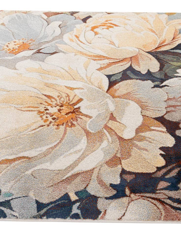 Detail image of  5' x 7' 10 Tuscany Rug