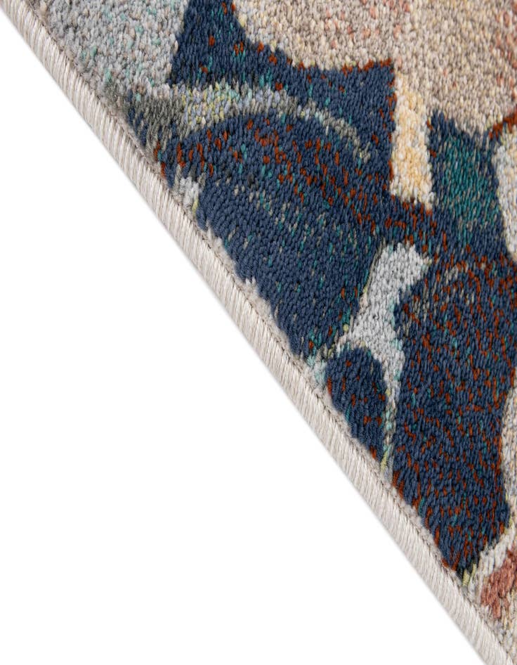 Detail image of  5' x 7' 10 Tuscany Rug