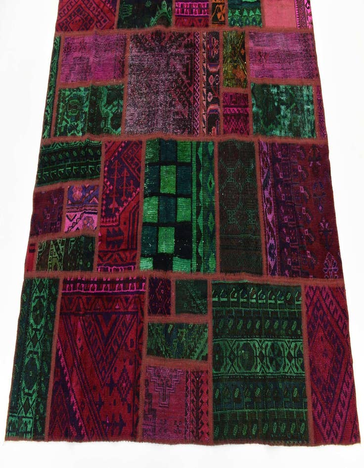 Detail image of  6' x 7' 6 Ultra Vintage Wool Rug