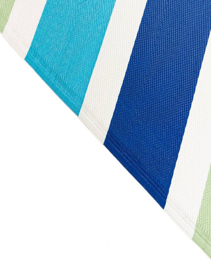 Detail image of  4' x 6'  Washable Vista Breeze Indoor / Outdoor Rug
