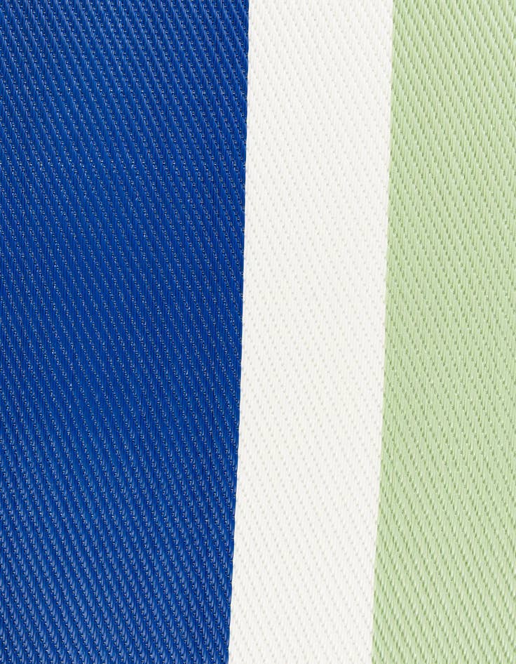 Detail image of  4' x 6'  Washable Vista Breeze Indoor / Outdoor Rug