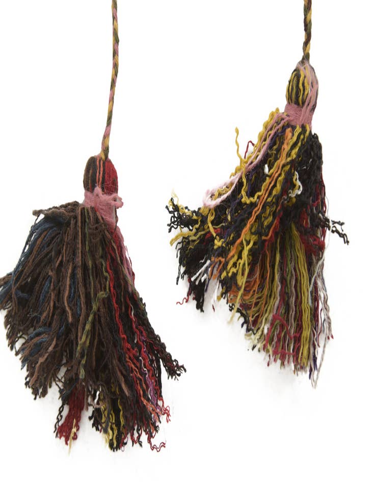 Detail image of  1' 8 x 4' 3  Hand Woven Wall Art Wool Rug