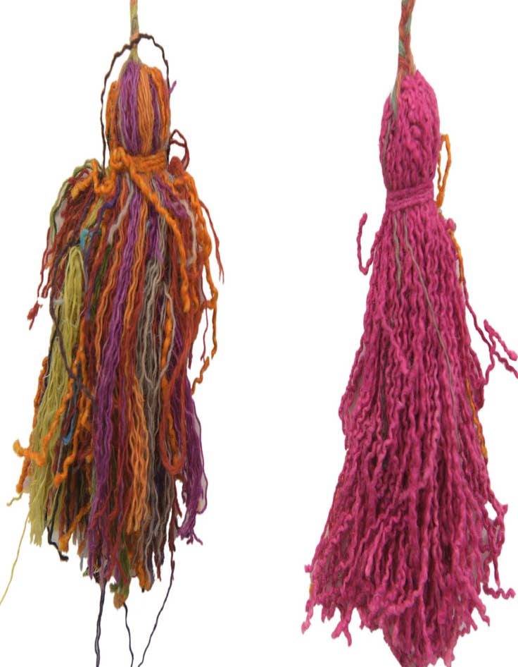 Detail image of 1' 9 x 4' 6 Hand Woven Wall Art Wool Rug