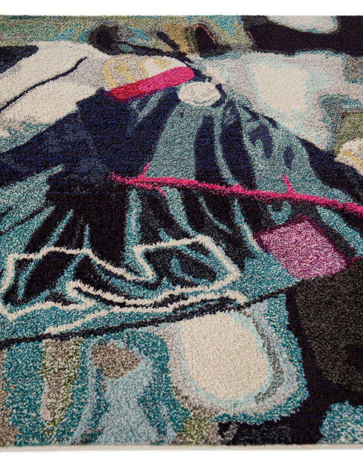 Detail image of  4' 10 x 8' Zoey Rug