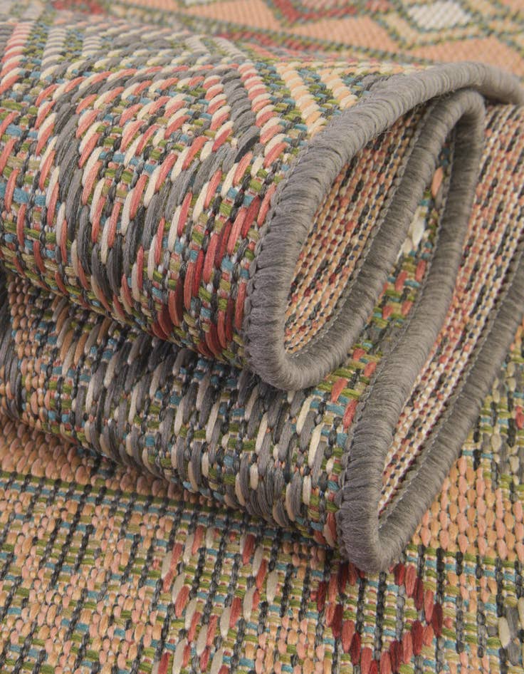 Detail image of  5' 3 x 5' 3  Washable Baja Indoor / Outdoor Round Rug