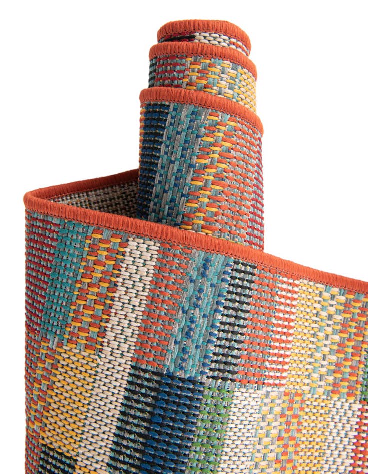 Detail image of  10' x 10'  Washable Baja Indoor / Outdoor Round Rug