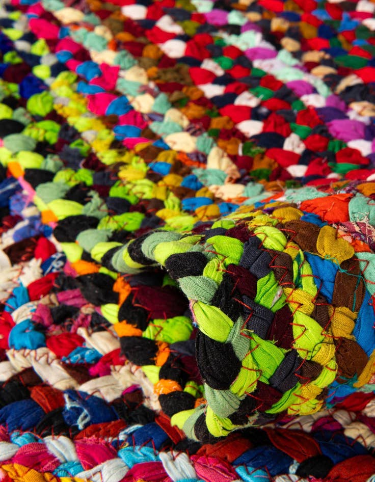 Detail image of  4' 1 x 4' 1  Hand Braided Chindi Round Rug