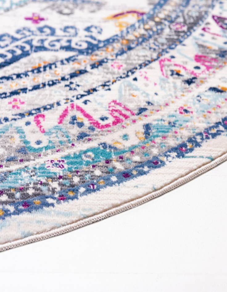 Detail image of  3' 7 x 3' 7 Budapest Round Rug